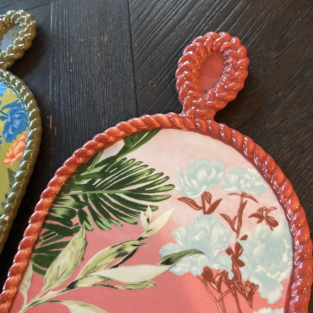 NWOT Anthropologie Pluma Handpainted Cheese Boards – Set of 2 (RARE, Sold Out) - Picture 3 of 11